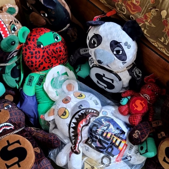 SPRAYGROUND Teddy Bear Backpacks.Prices reflect average price per Bear - Picture 13 of 14